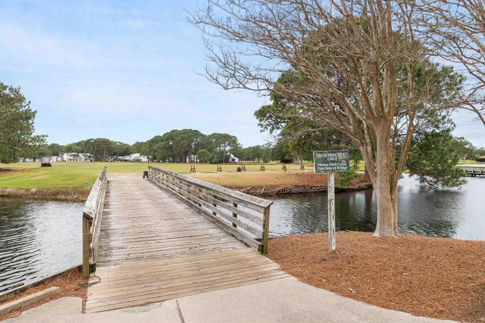 Bayside Beach Beauty Studio | Sleeps 4 House in Miramar Beach