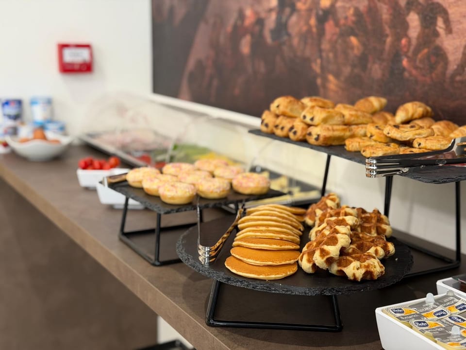 Breakfast, Buffet breakfast