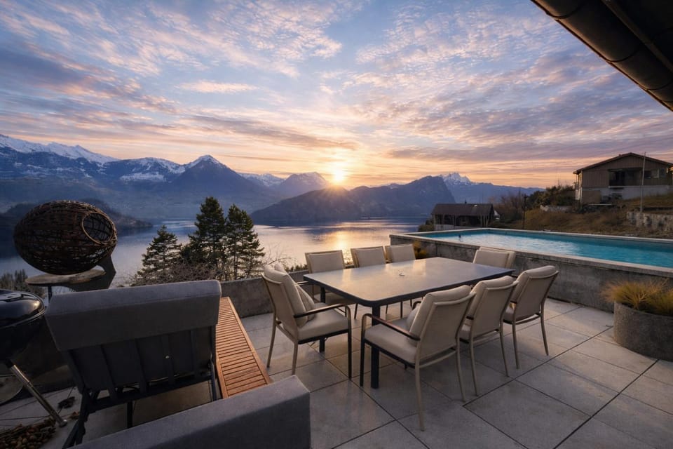 Hot Tub, Hot Tub, Dining area, Lake view, Lake view, Mountain view, Mountain view, Pool view, Pool view, Swimming pool, Swimming pool, sunbed, sunbed