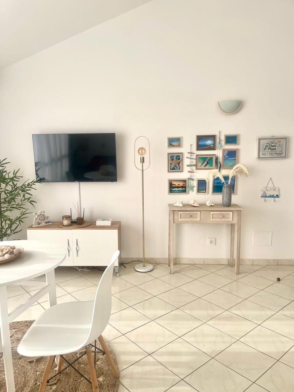 Drés Place - 2min Praia, Junto à Pedonal Apartment in Santa Maria