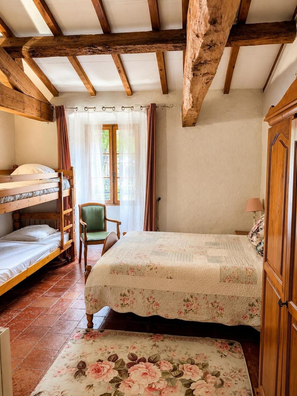 Les Chambres Cast'elles Bed and Breakfast in Occitanie