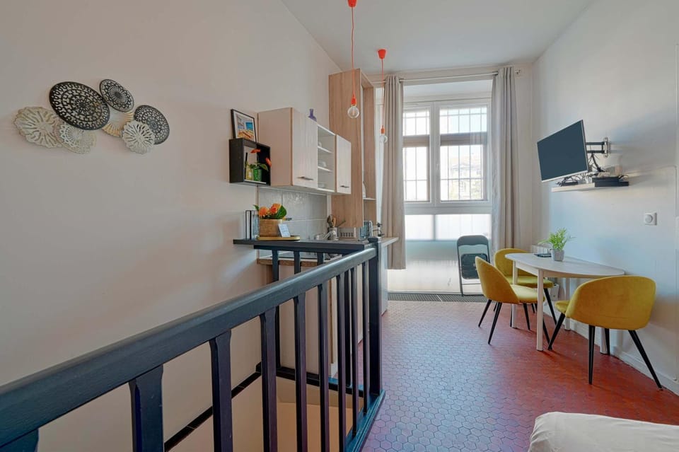 Petit Duplex - Batignolles Apartment in Paris
