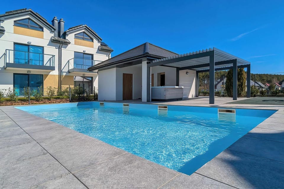 Property building, Swimming pool, Swimming pool