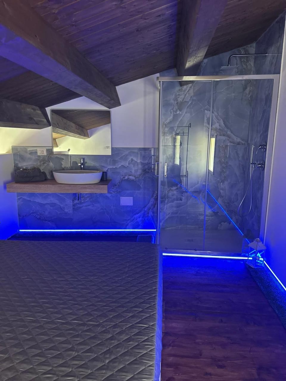 Shower, Bedroom