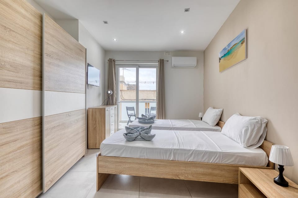 Modern 2 bedroom apartment near the beach BZAR1-1 Apartment in Saint Paul's Bay