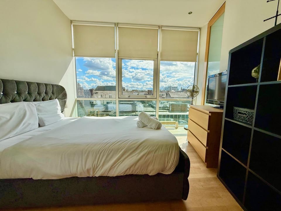 City Centre Glasgow 2BR - 2 Bathrooms - Parking Apartment in Glasgow