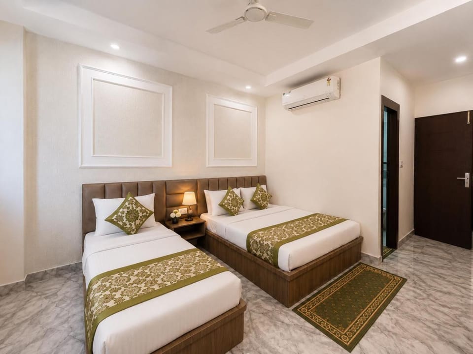 Bed, TV and multimedia, air conditioner
