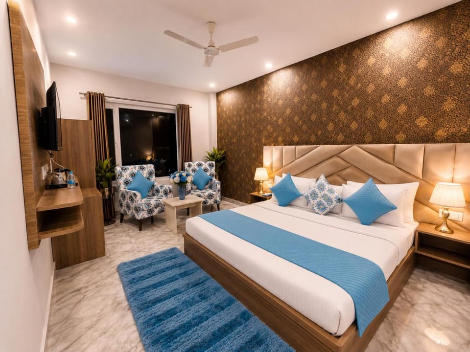 Bed, TV and multimedia, air conditioner