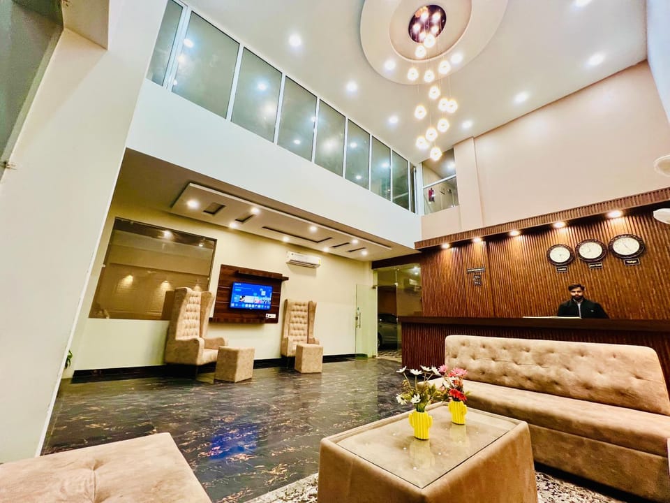 TV and multimedia, Lobby or reception, Seating area