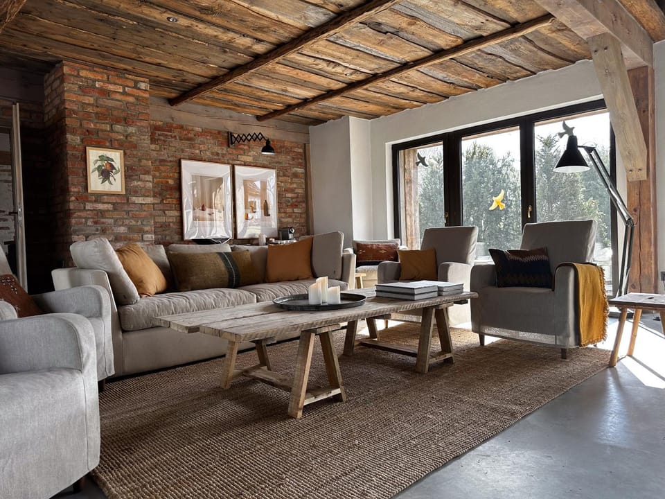 Communal lounge/ TV room
