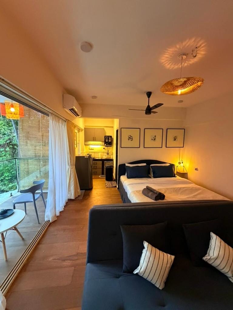 Bed, Kitchen or kitchenette