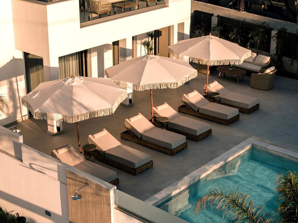 Patio, Day, Pool view, Swimming pool, sunbed