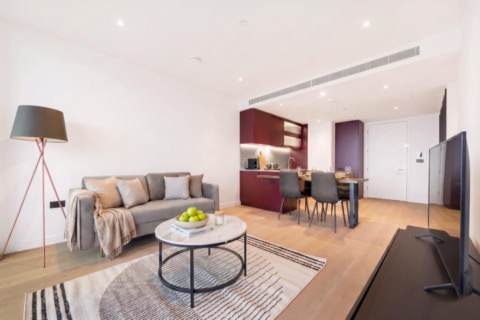 TV and multimedia, Kitchen or kitchenette, Living room, Seating area, Dining area