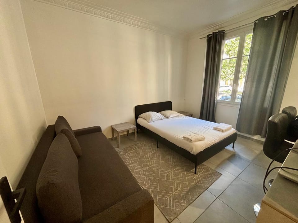 Studio Convention 6 Paris Apartment in Paris