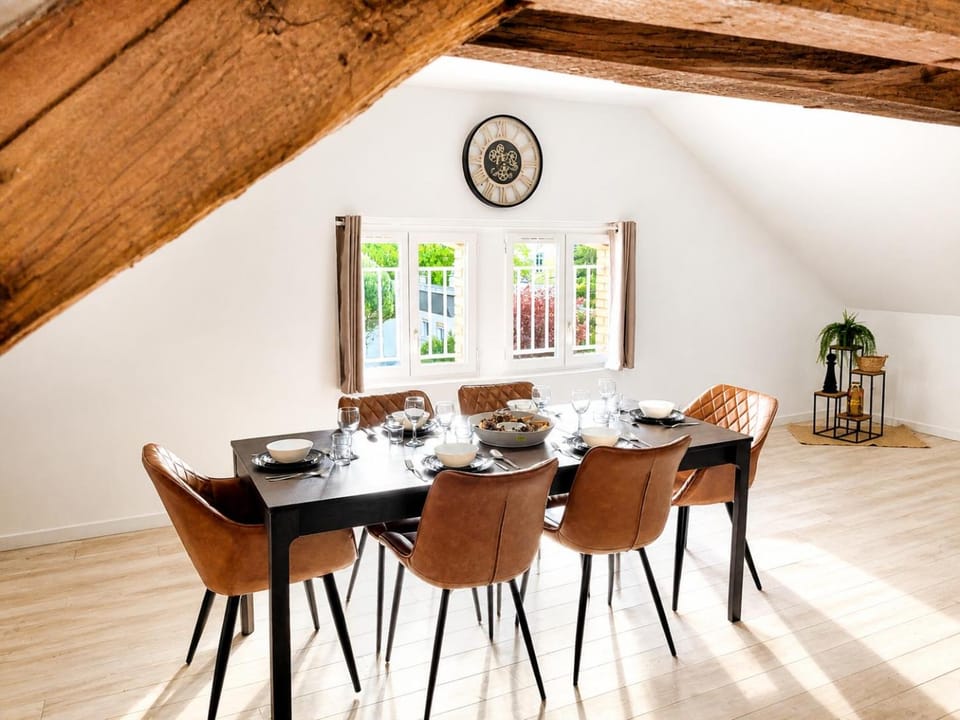 Dining area, City view, Meals, Meals