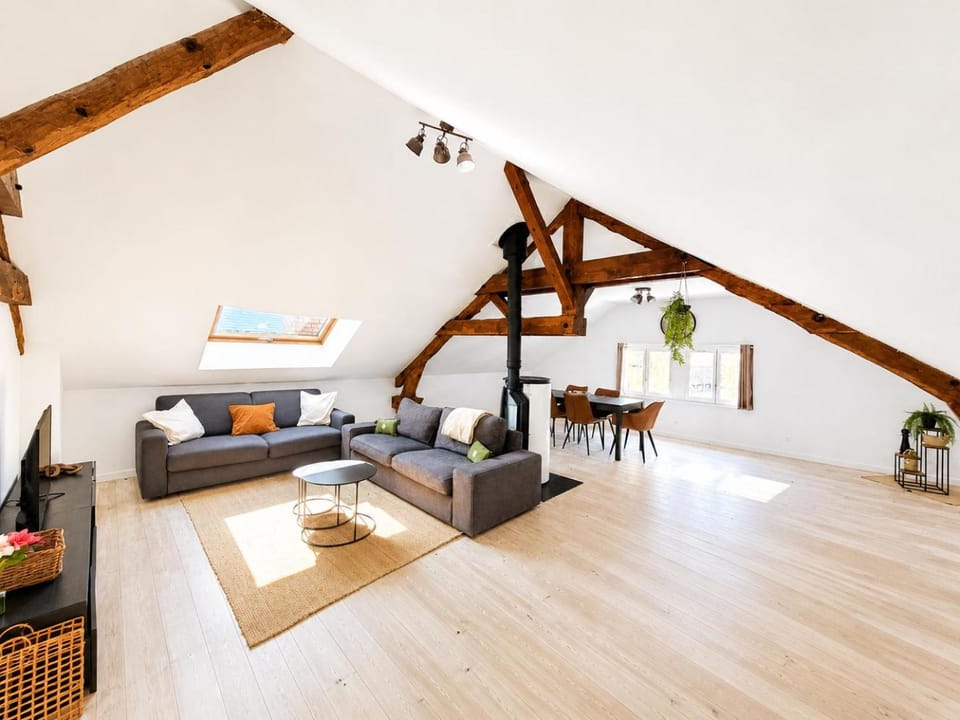 Communal lounge/ TV room, Living room, Seating area, Dining area, Meals