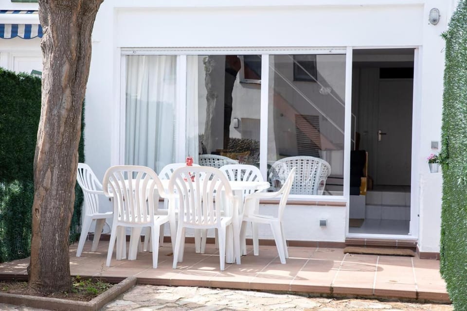 Agradable casita de verano a 200m de la playa Apartment in Baix Empordà