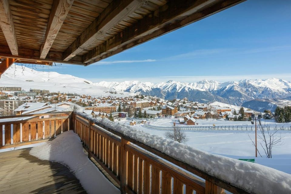 Day, Natural landscape, Winter, View (from property/room), Mountain view