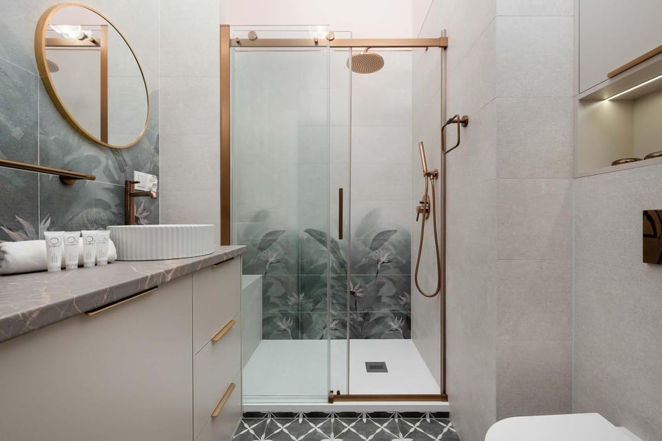Shower, Toilet, Bathroom