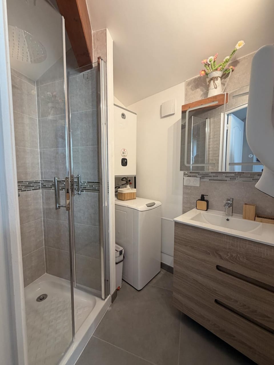 Shower, Bathroom, washing machine