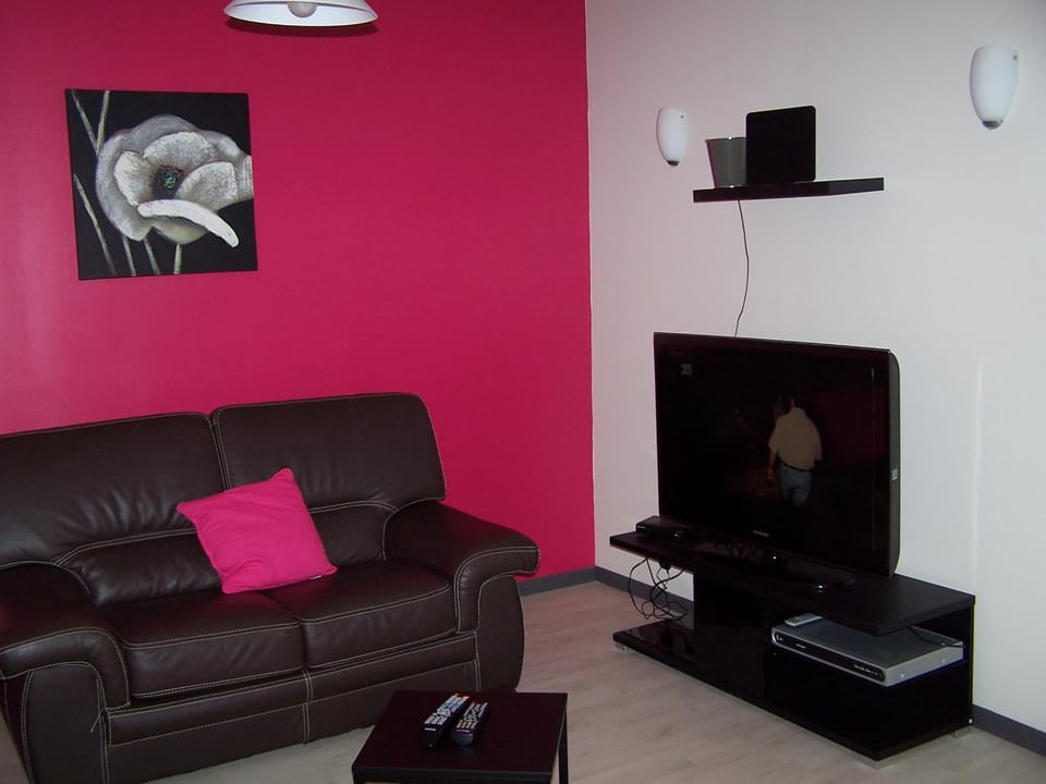 Property building, Communal lounge/ TV room