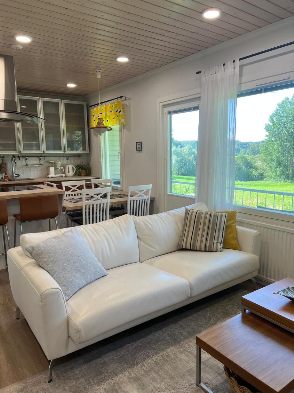 Ateljee -- peaceful one-bedroom apartment by the lake Apartment in Uusimaa