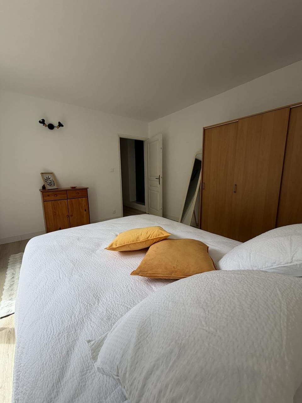 Bed, Photo of the whole room, Bedroom, wardrobe