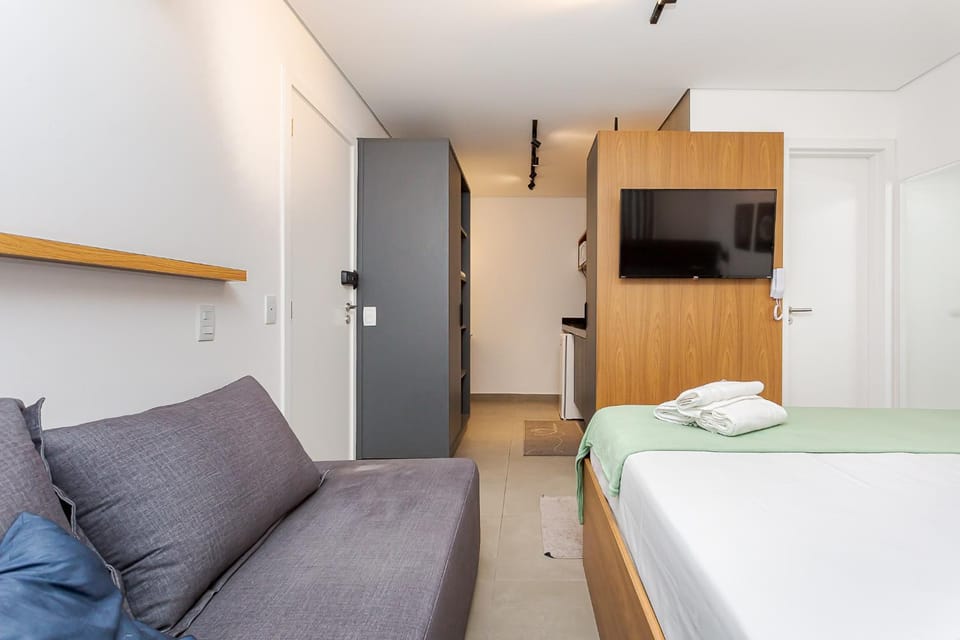 Bed, TV and multimedia, Photo of the whole room, Bedroom, wardrobe