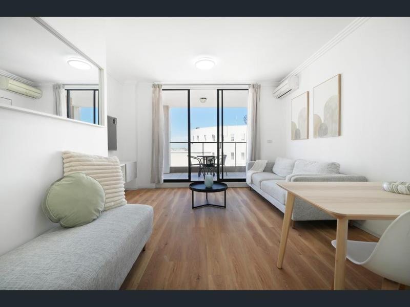 Spacious unit big balcony water views Apartment in Sydney