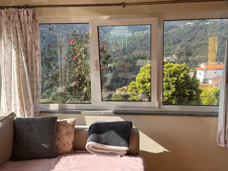 Casa Amarela do Douro Rooftop Escape House in Porto District