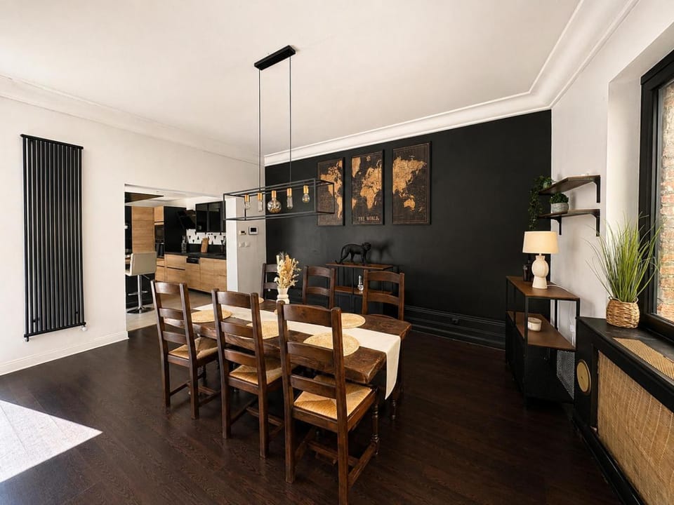 Dining area, Meals
