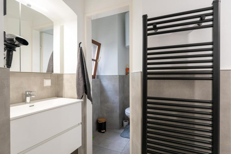 Shower, Bathroom, towels