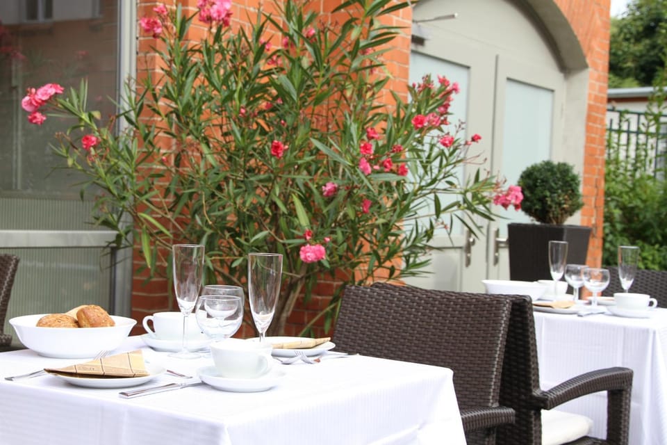 Restaurant/places to eat, Food, Breakfast