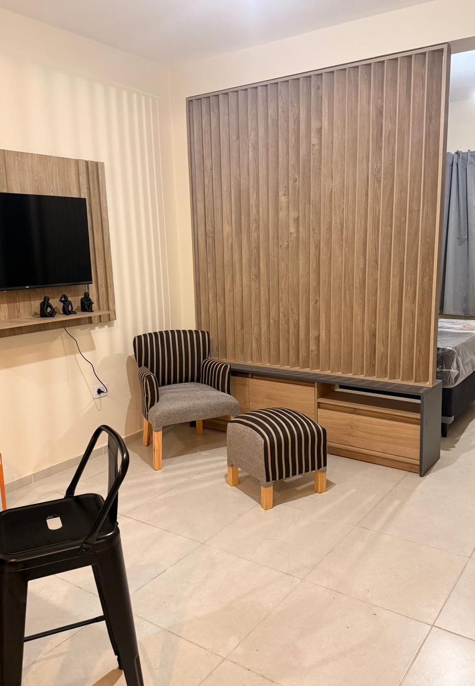 Communal lounge/ TV room, TV and multimedia, Living room, Seating area, Evening entertainment