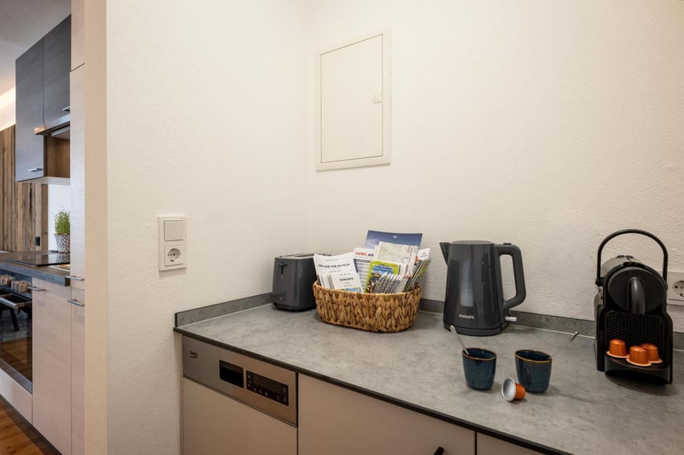 Coffee/tea facilities, Kitchen or kitchenette