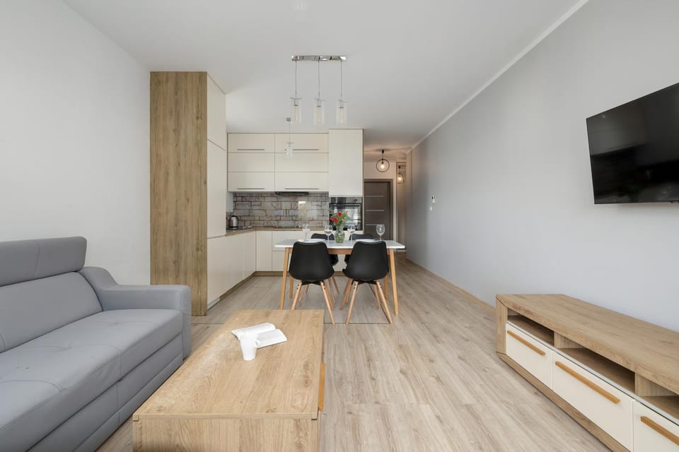 TV and multimedia, Kitchen or kitchenette, Living room, Seating area, Dining area
