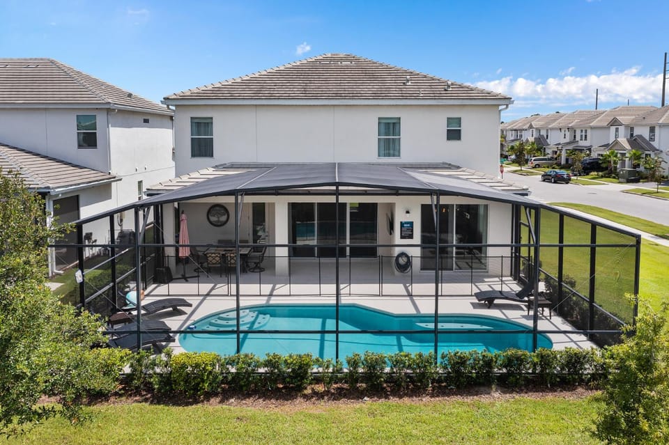 Property building, Patio, Swimming pool