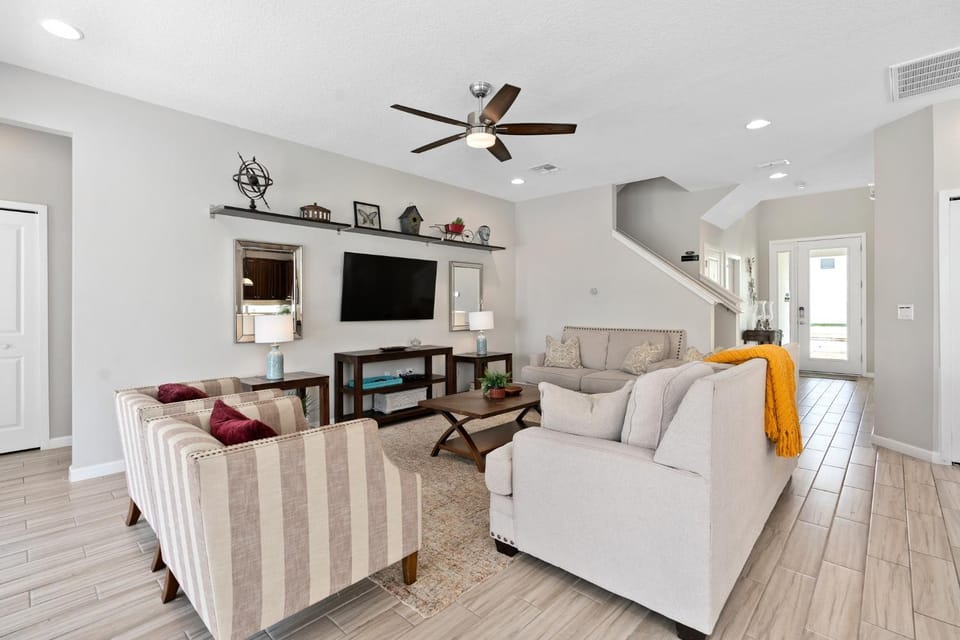 TV and multimedia, Living room, Seating area