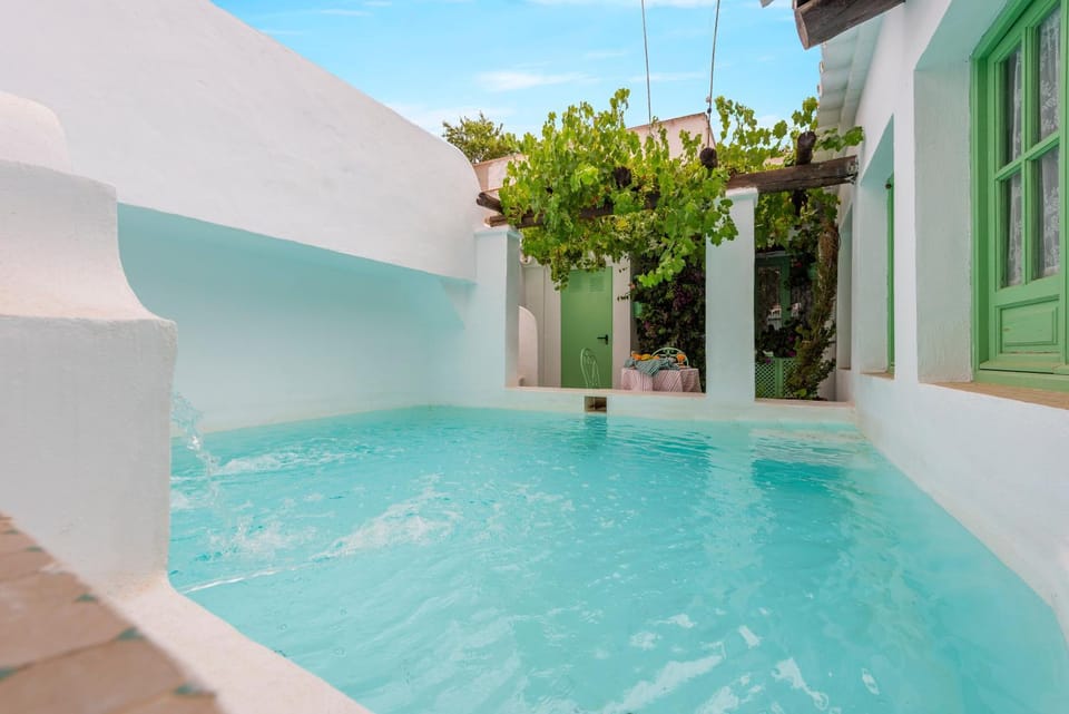 Property building, Swimming pool