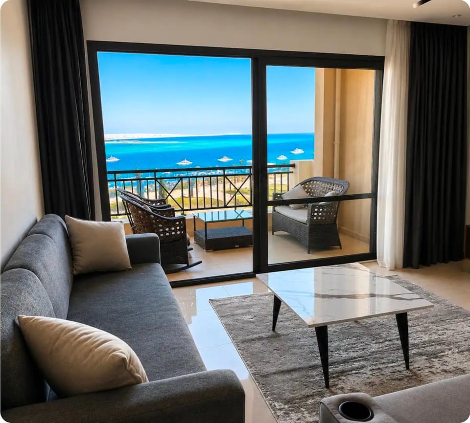 Natural landscape, View (from property/room), Balcony/Terrace, Living room, Sea view
