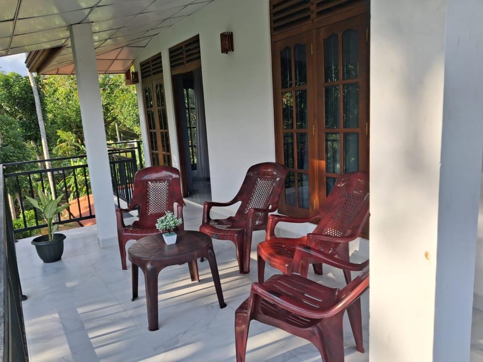 Green Village Guest Bed and Breakfast in Kamburugamuwa