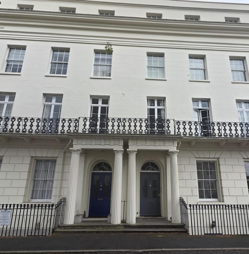 Property building, Facade/entrance, Landmark view