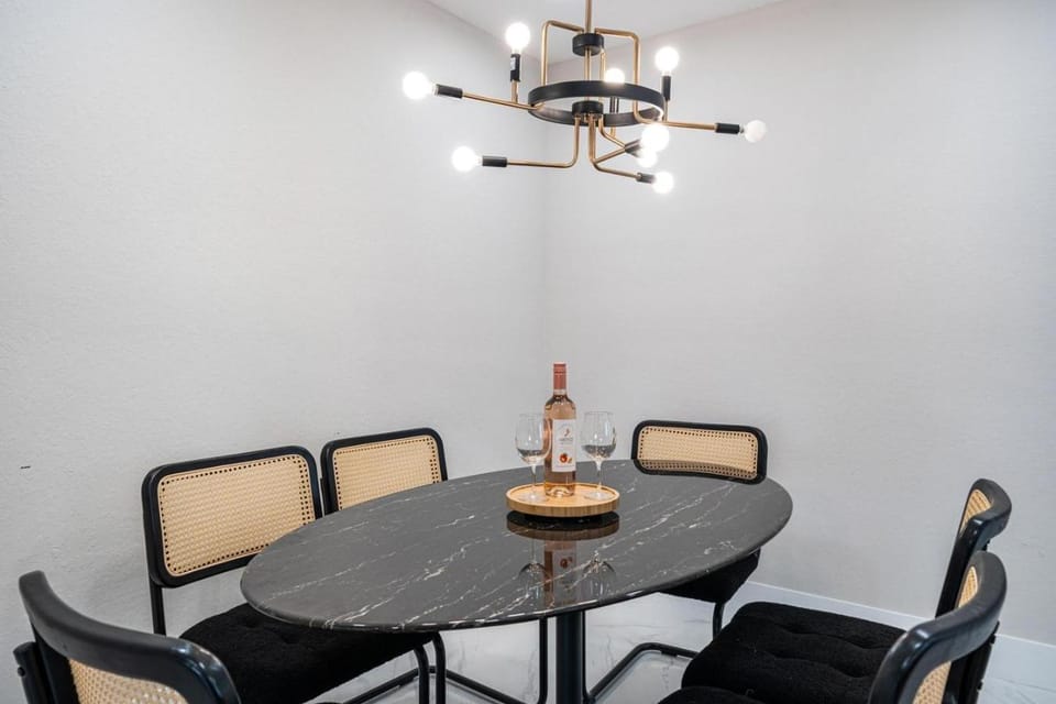 Miami 4BR Family Home | Patio + Parking Apartment in Miami