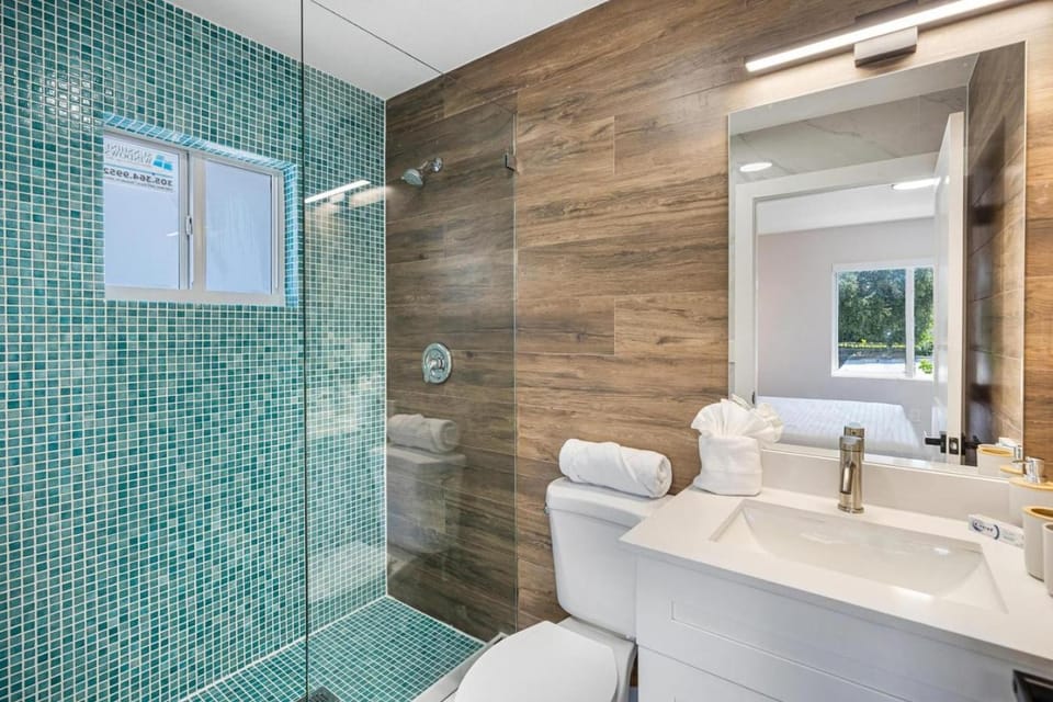 Miami 4BR Family Home | Patio + Parking Apartment in Miami