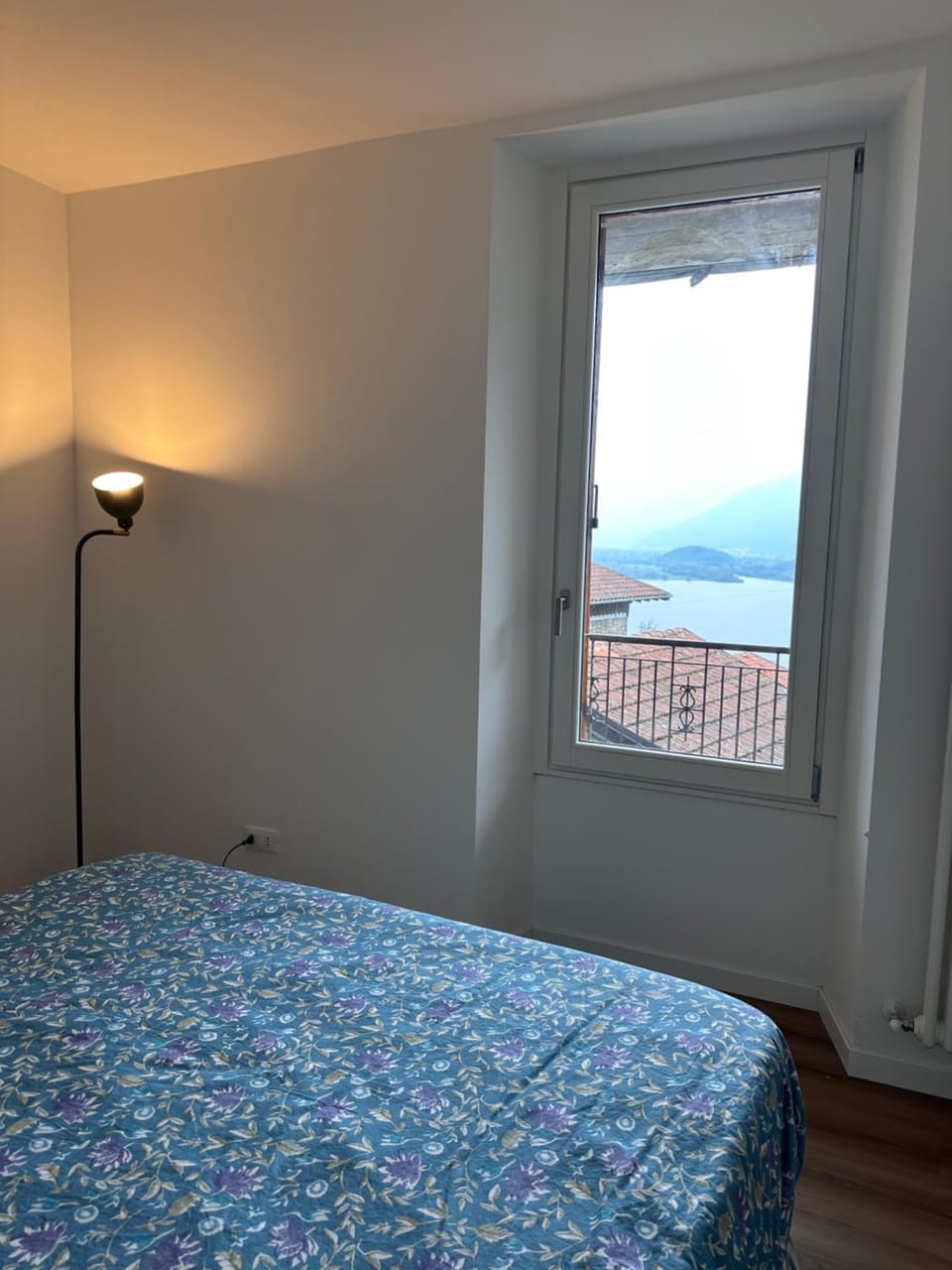 Bed, Bedroom, heating, internet