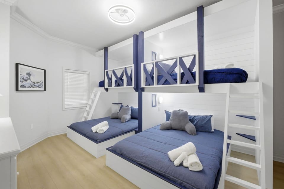 New Epic Cabana Court Luxe Retreat House in Four Corners