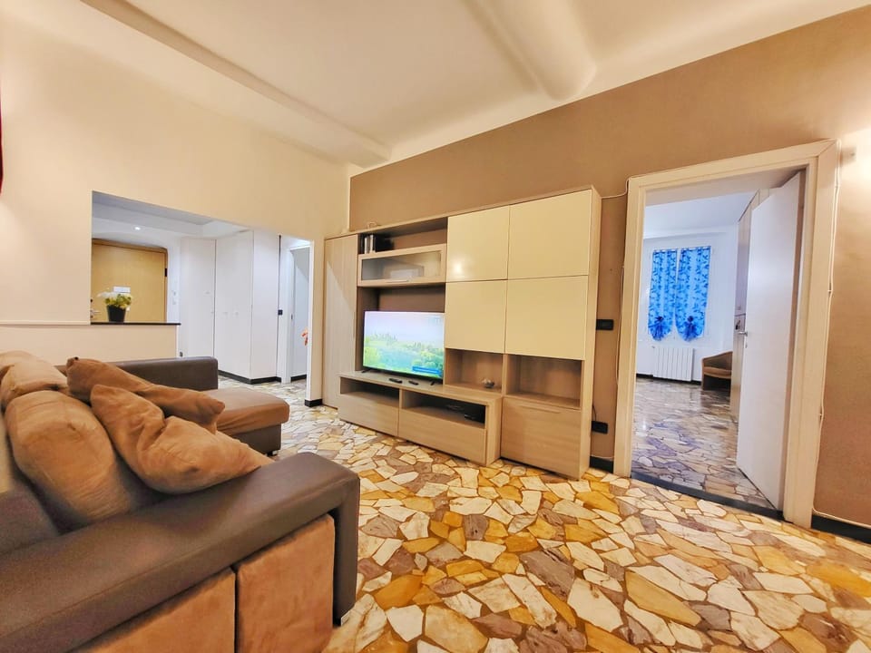 TV and multimedia, Living room, Evening entertainment, Bedroom, wardrobe
