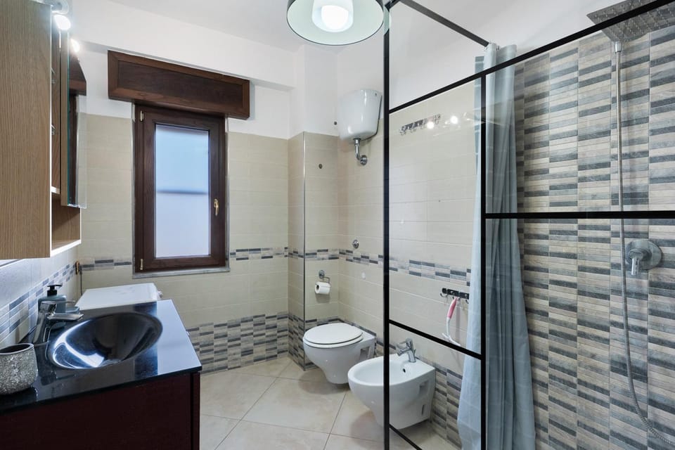 Bathroom, Living room