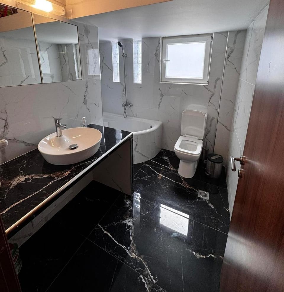 4 rooms, 3 bathrooms apartment Apartment in Alimos