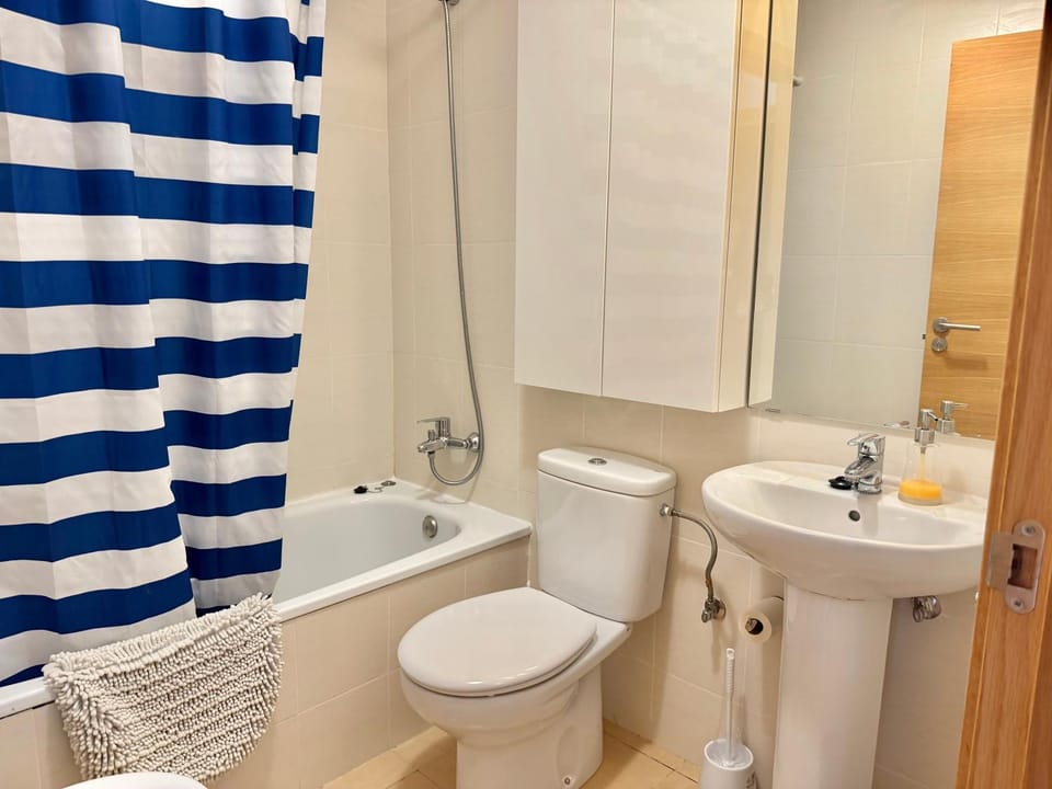 Shower, Toilet, Bath